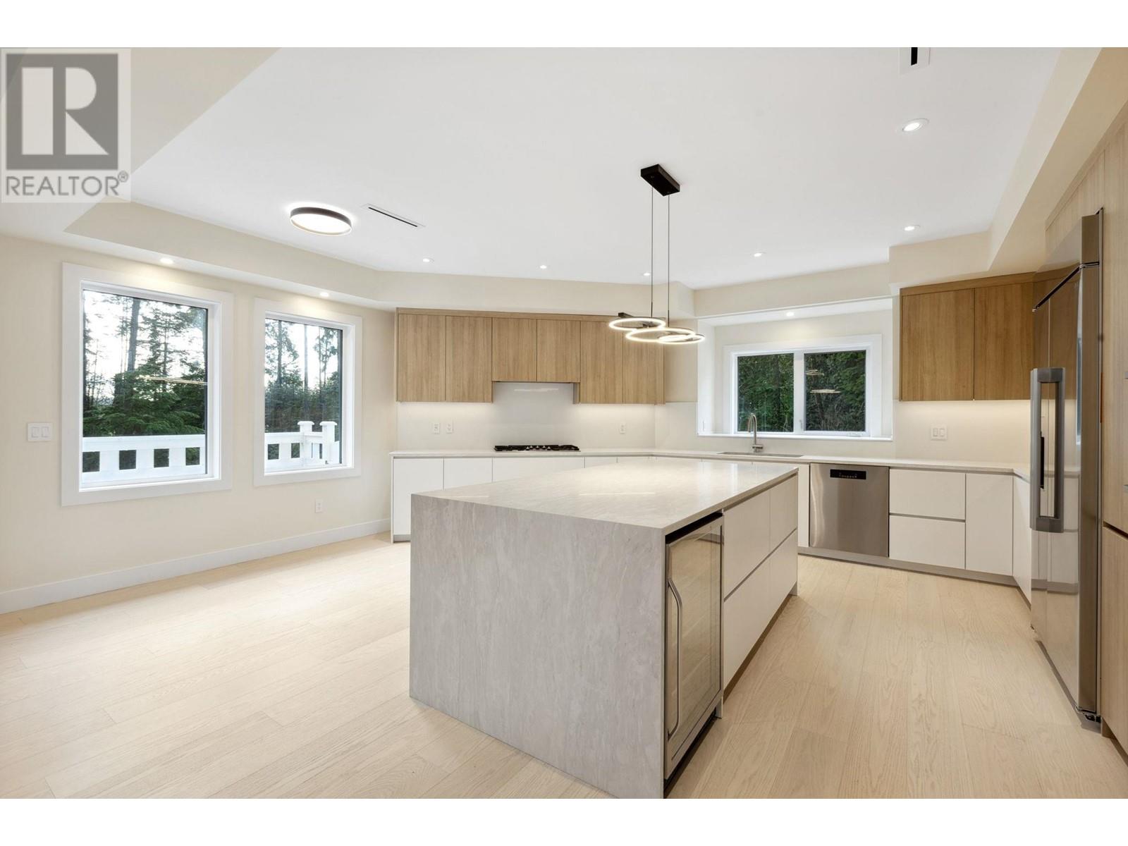 3529 Anne Macdonald Way, North Vancouver, British Columbia  V7G 2S7 - Photo 7 - R2955285