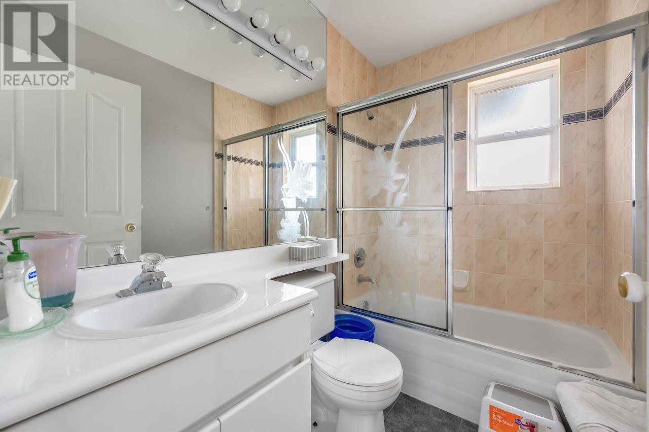 2085 Qualicum Drive, Vancouver, British Columbia  V5P 2M3 - Photo 16 - R3001082