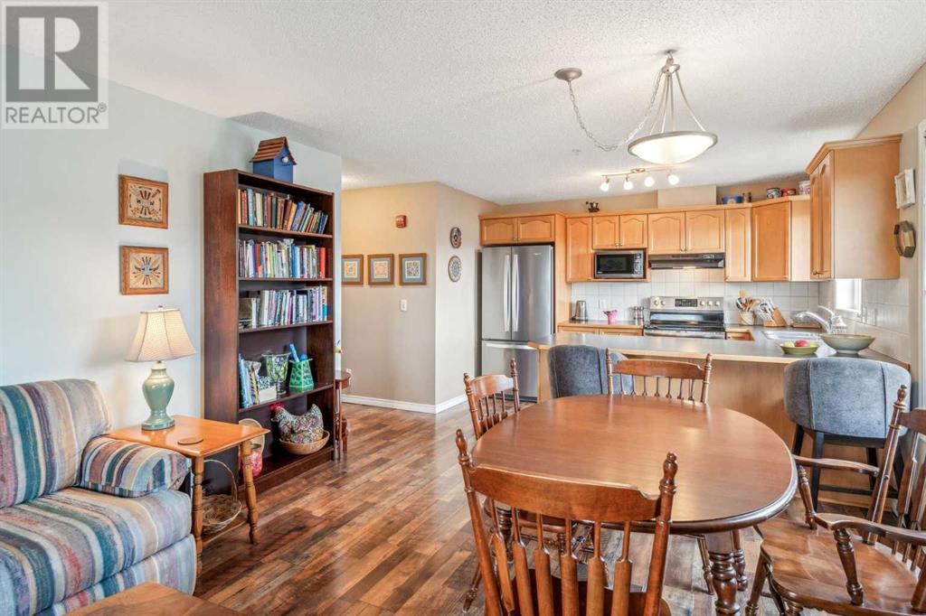 202, 128 Centre Avenue, Cochrane, Alberta  T4C 2K5 - Photo 6 - A2219917