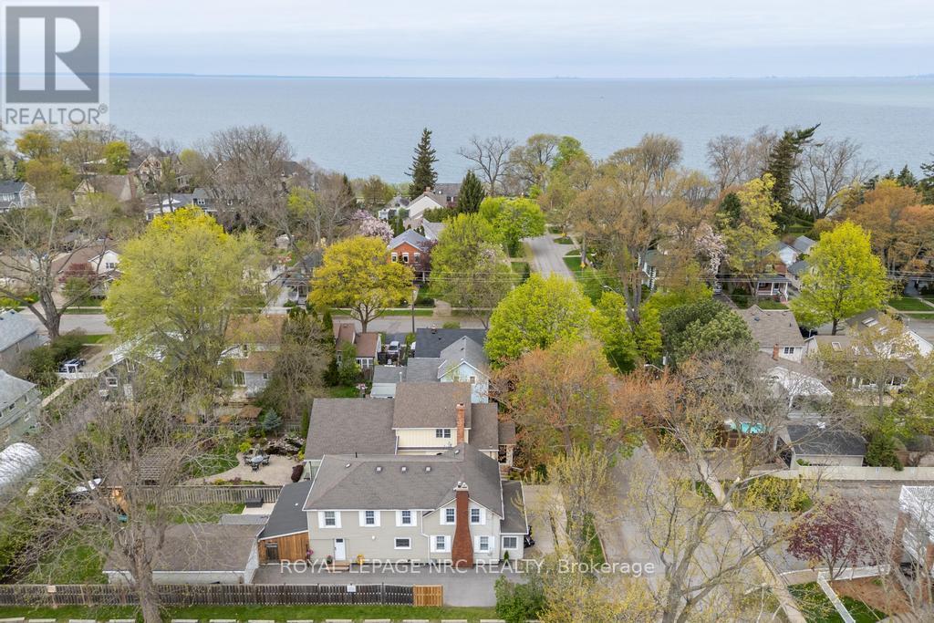 27 Ann Street, St. Catharines (Port Dalhousie), Ontario  L2N 5E8 - Photo 2 - X12139601