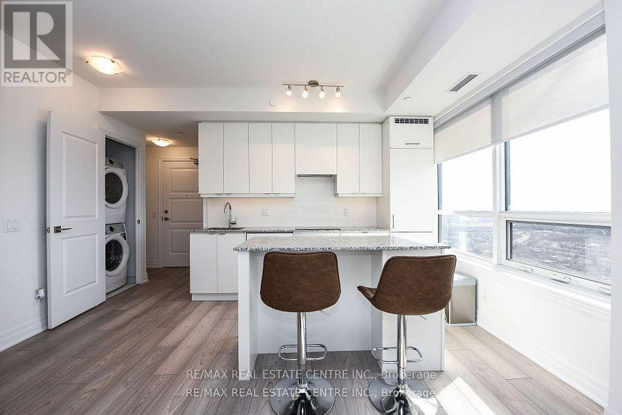 3209 - 36 Elm Drive W, Mississauga, Ontario  L5B 1L9 - Photo 12 - W12101177