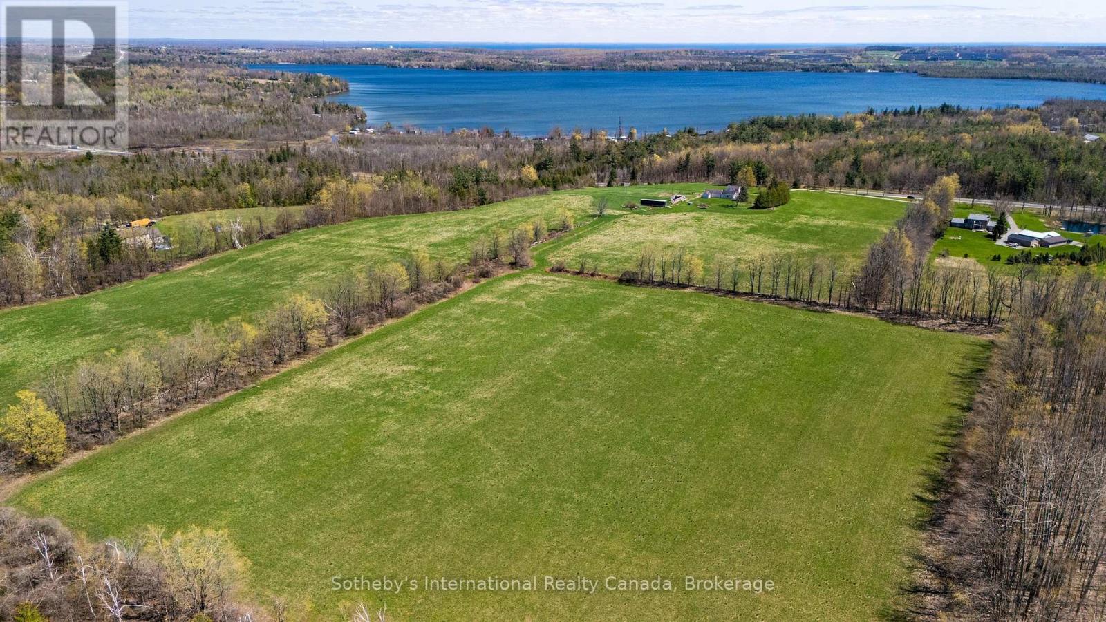 1614 Horseshoe Valley Road E, Oro-Medonte, Ontario  L0K 1E0 - Photo 2 - S12139584