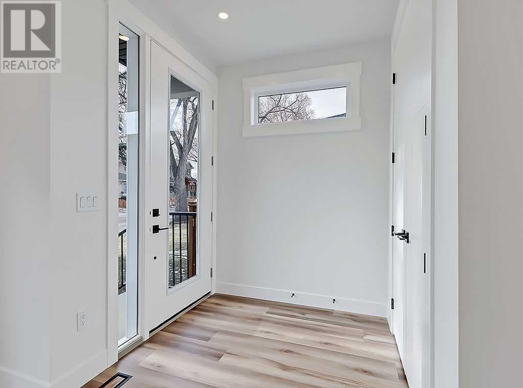 Property at 432 33 Avenue NW image 3