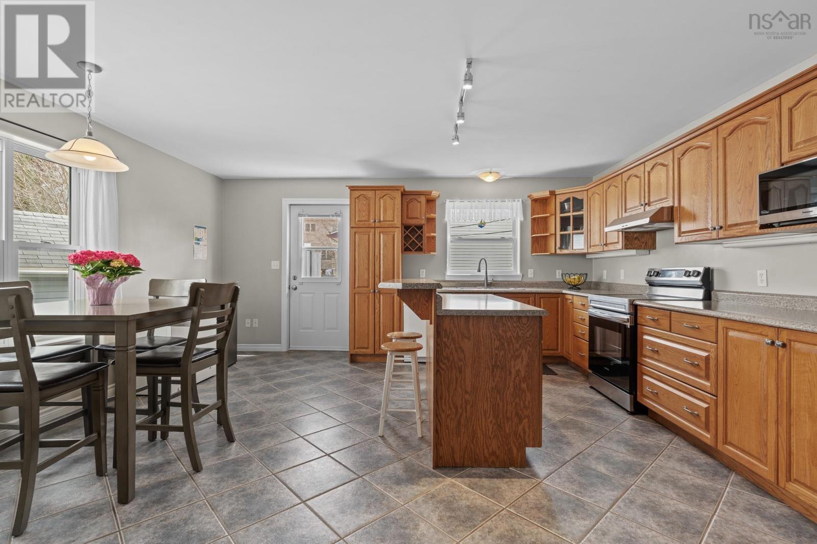 63 Tamarack Drive, Spryfield, Nova Scotia  B3N 3G5 - Photo 3 - 202510318