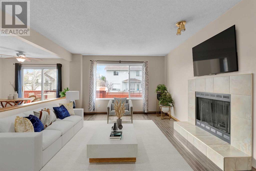 Property at 300 Douglas Glen Boulevard SE image 3