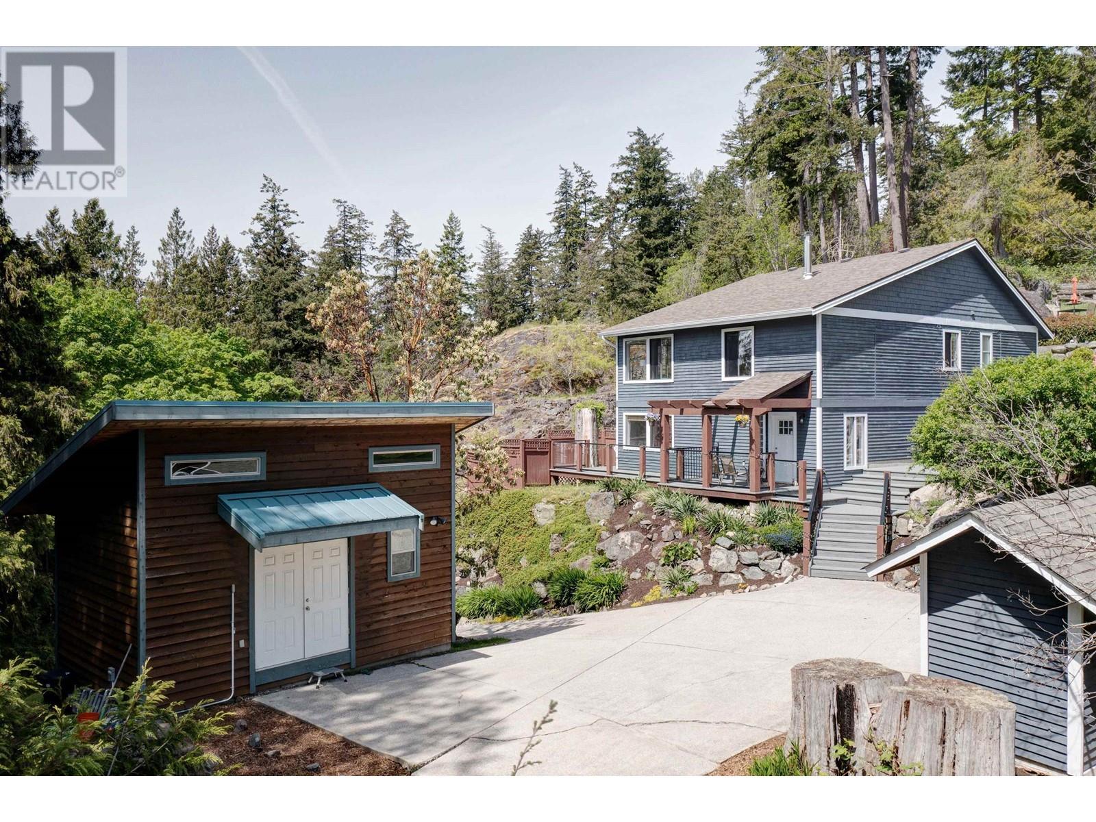 8362 Redrooffs Road, Halfmoon Bay, British Columbia  V7Z 1E5 - Photo 5 - R3000912