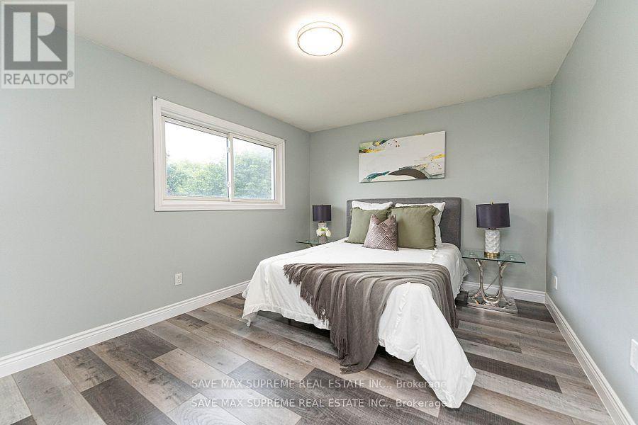 2458 Martin Court, Burlington, Ontario  L7P 2V2 - Photo 16 - W12139573