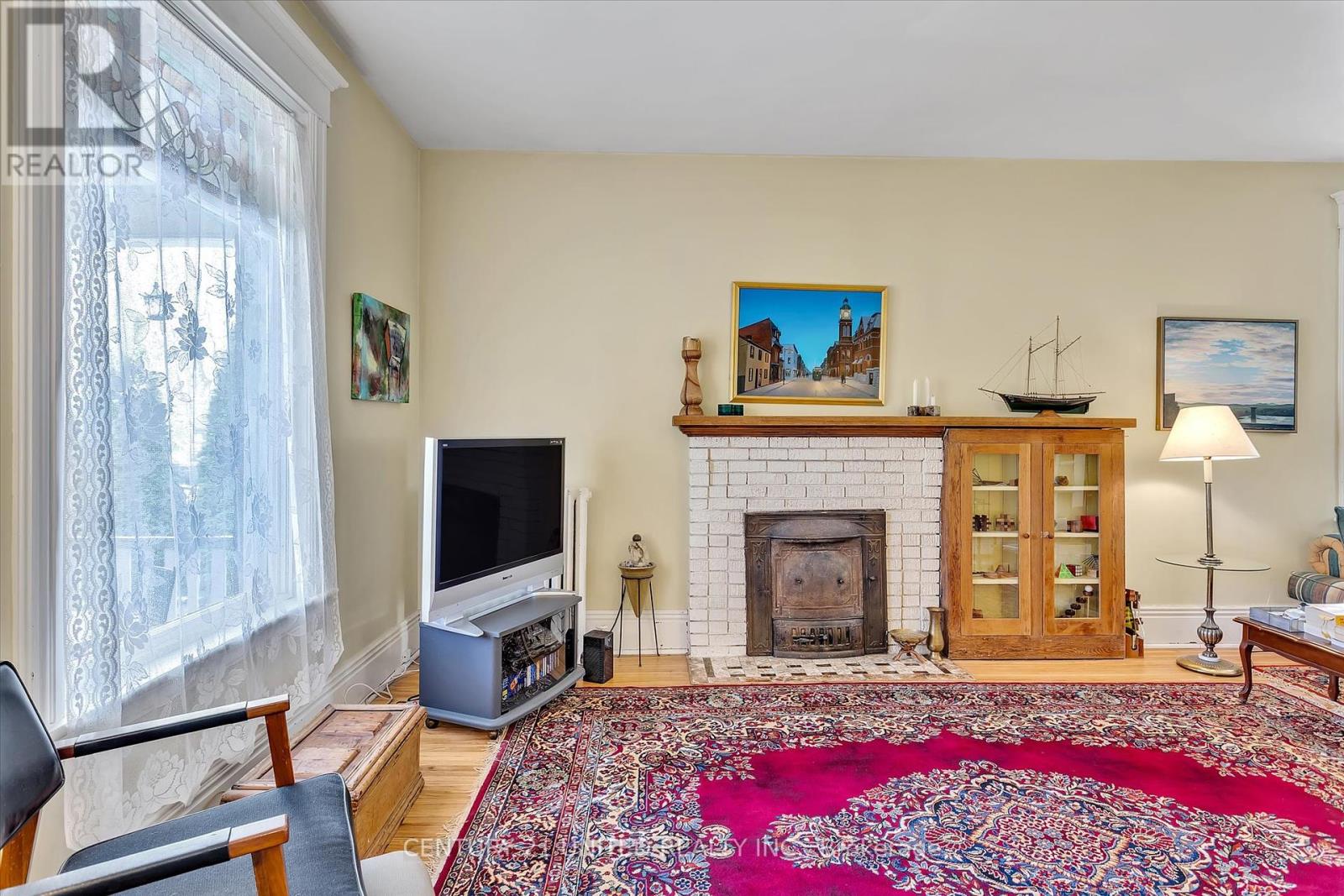 311 Pearl Avenue, Peterborough Central, Ontario  K9J 5G4 - Photo 11 - X12139632