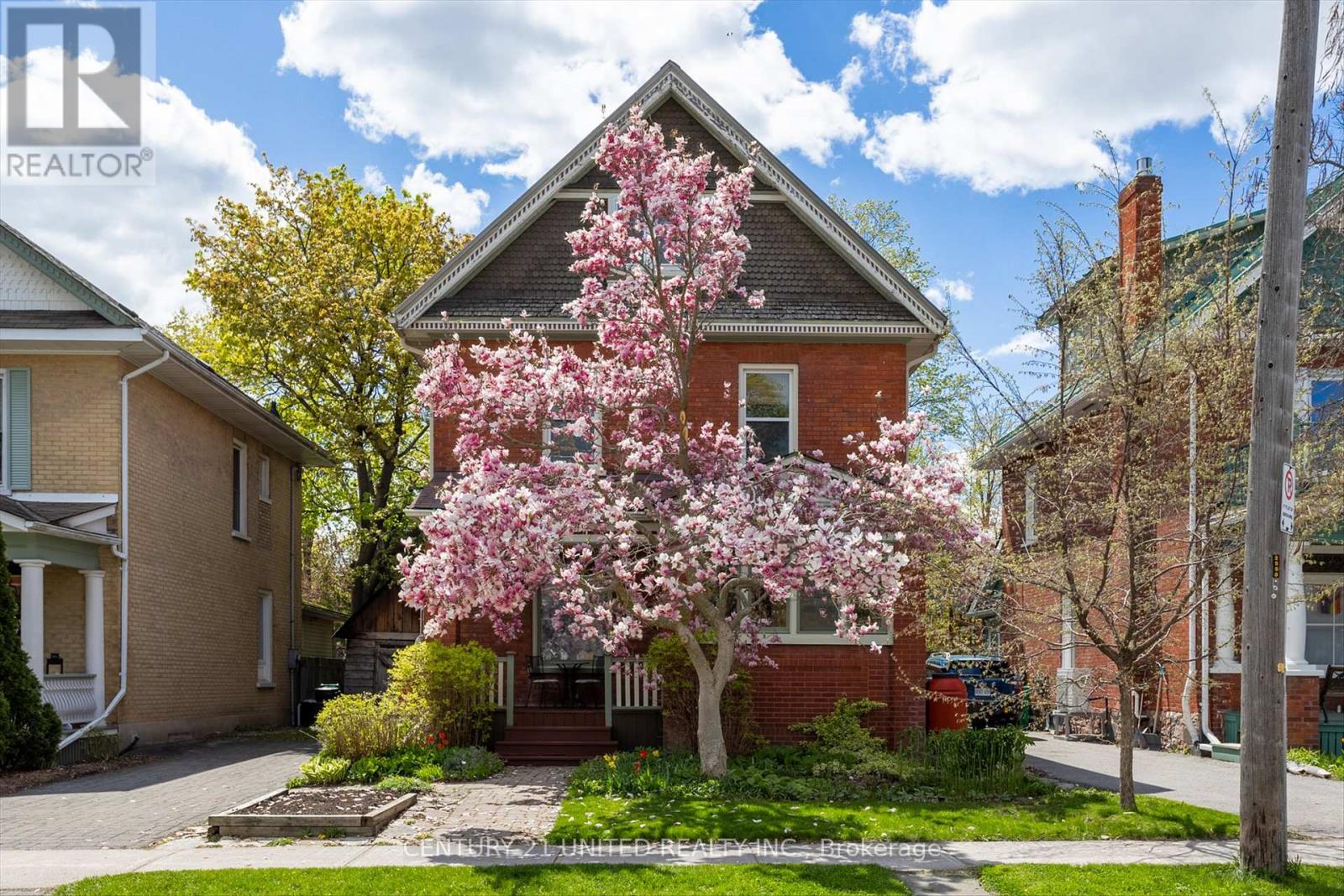 311 Pearl Avenue, Peterborough Central, Ontario  K9J 5G4 - Photo 2 - X12139632