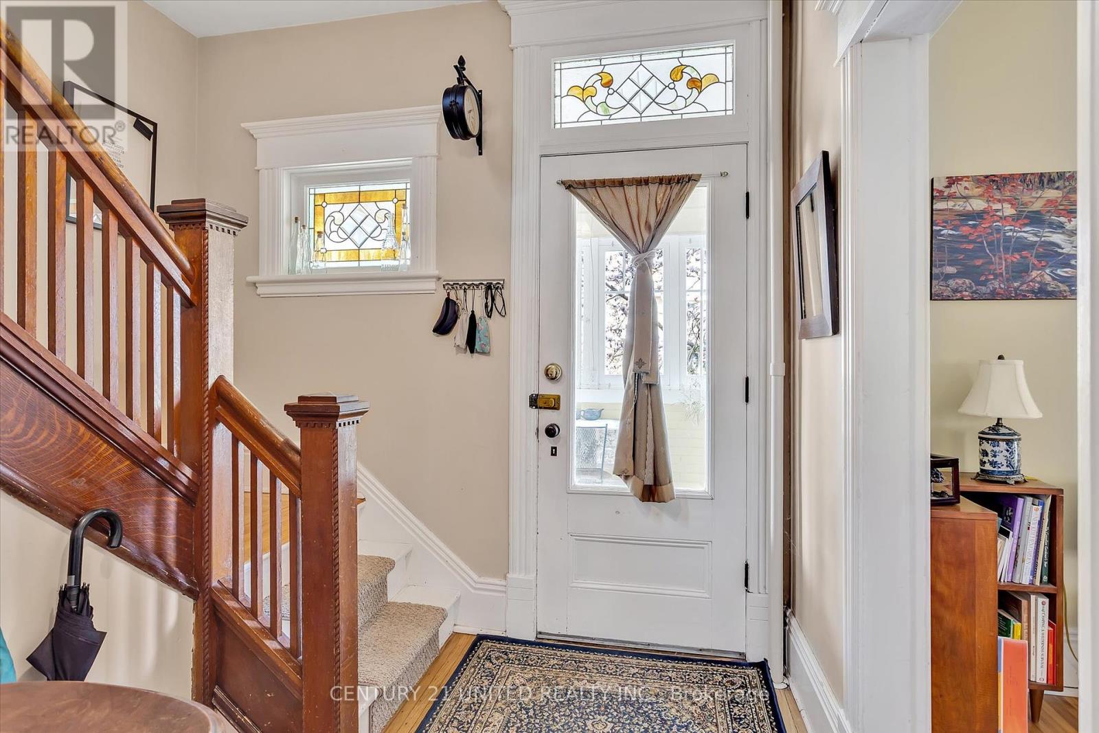 311 Pearl Avenue, Peterborough Central, Ontario  K9J 5G4 - Photo 9 - X12139632