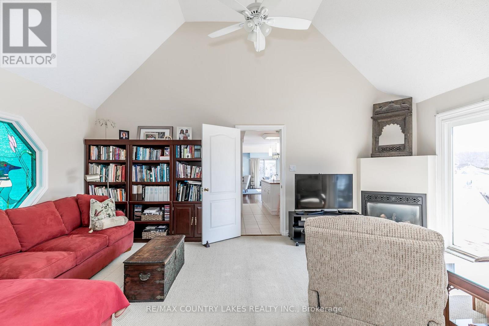 98 Turtle Path, Ramara, Ontario  L0K 1B0 - Photo 13 - S12136193