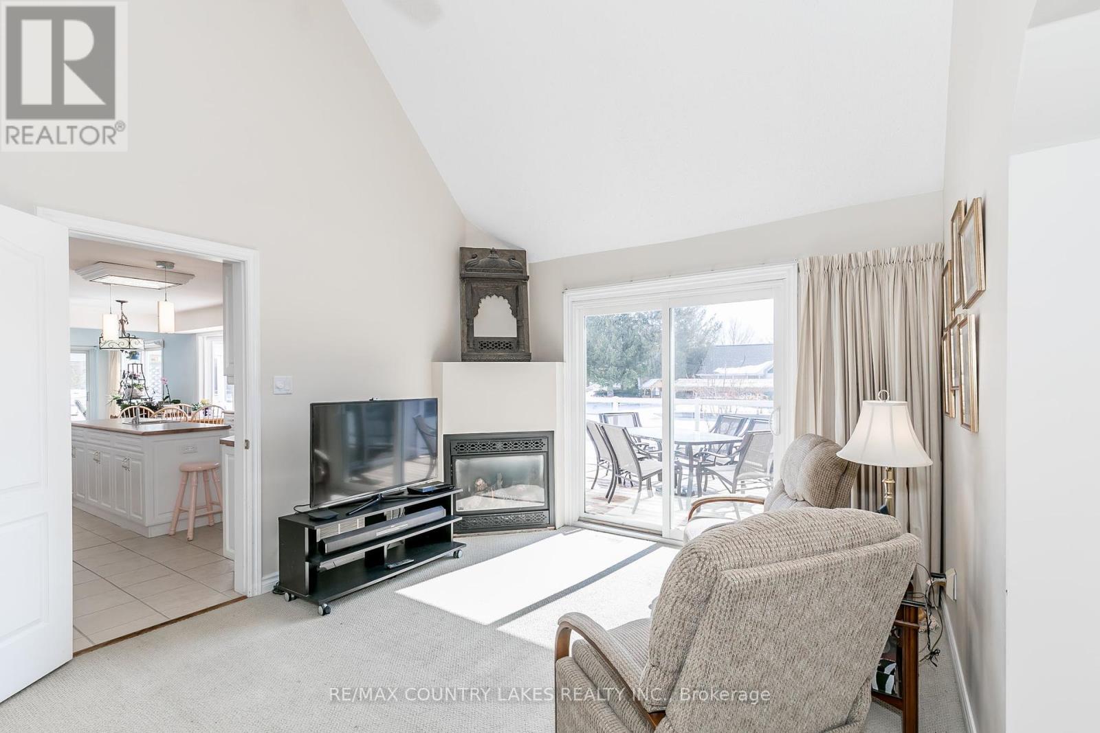 98 Turtle Path, Ramara, Ontario  L0K 1B0 - Photo 12 - S12136193