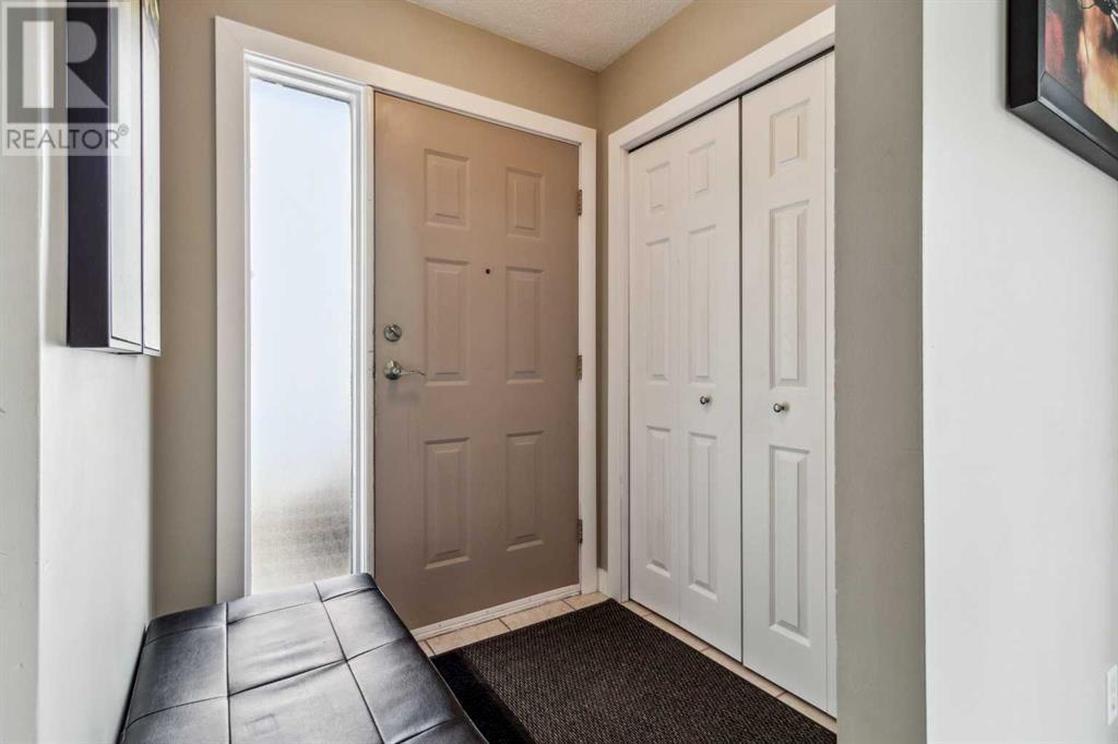83 Roberts Crescent, Red Deer, Alberta  T4P 3K8 - Photo 4 - A2219876
