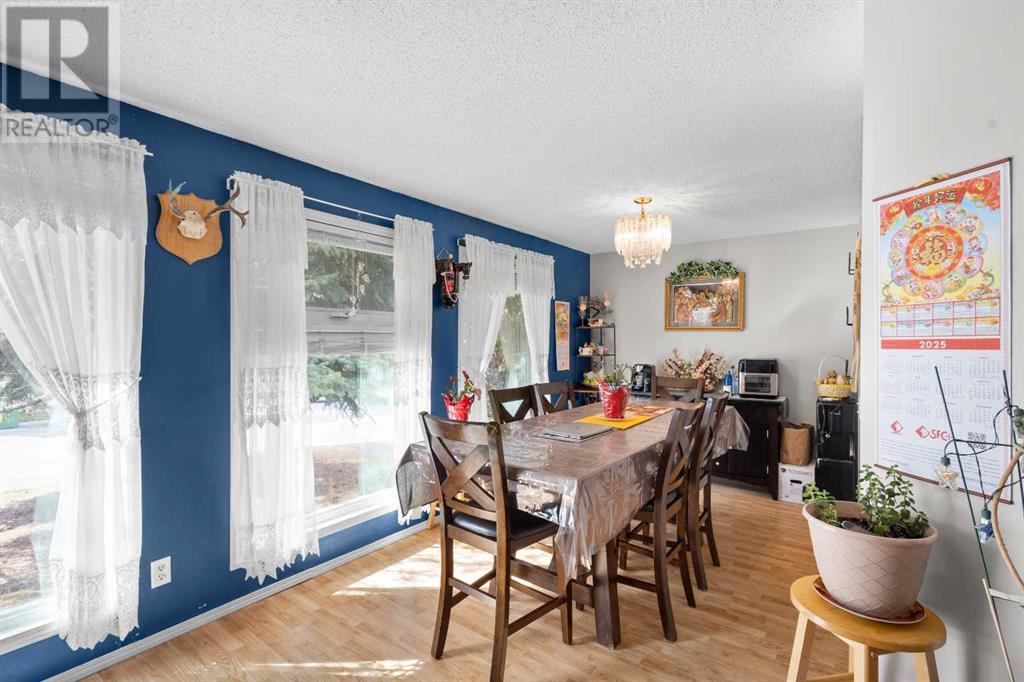 9908 Oakridge Road Sw, Calgary, Alberta  T2V 4A5 - Photo 11 - A2214657