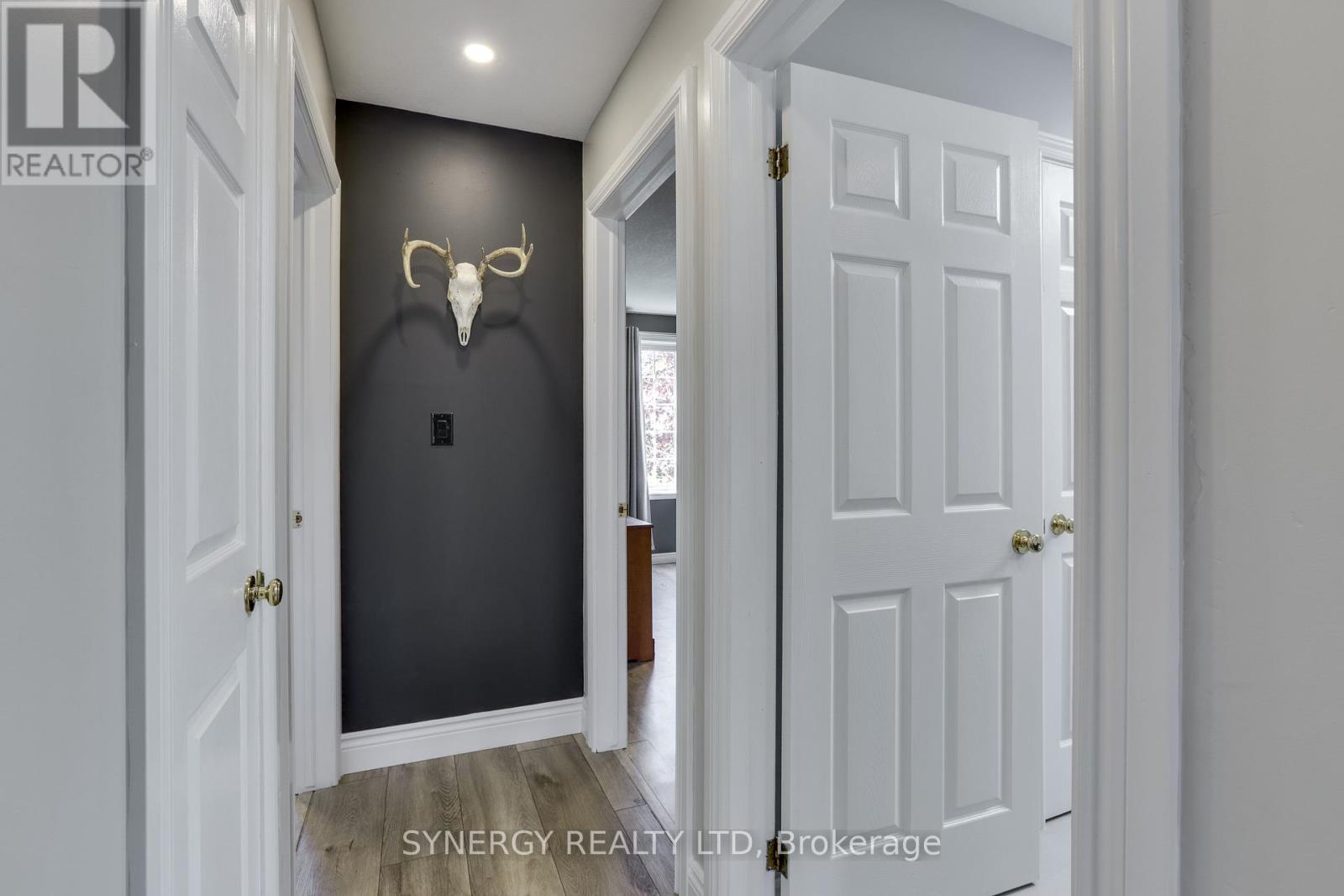 Photo 13 of 50 for 31 La Mantia Avenue