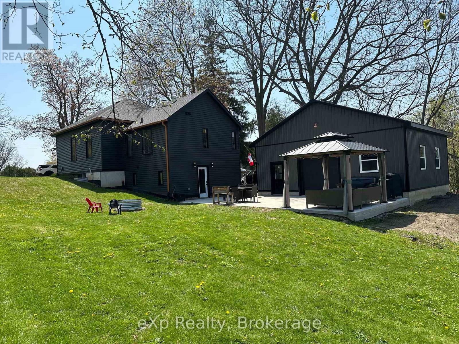 802 Durham Street E, Brockton, Ontario  N0G 2V0 - Photo 3 - X12138704