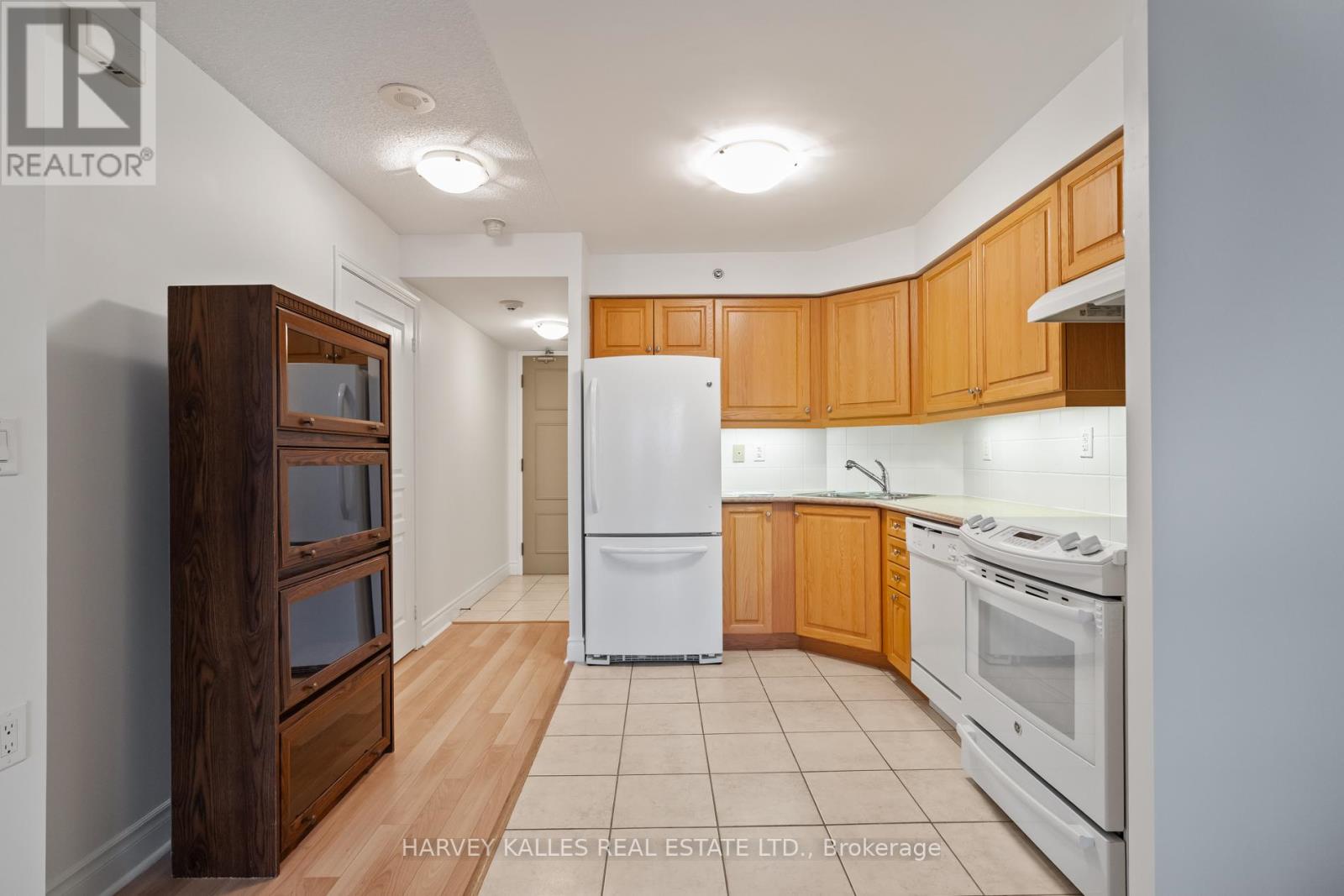 507 - 3 Marine Parade Drive, Toronto, Ontario  M8V 3Z5 - Photo 10 - W12139622