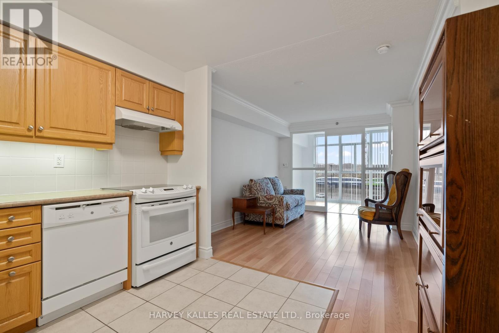 Property at 507 - 3 MARINE PARADE DRIVE image 5