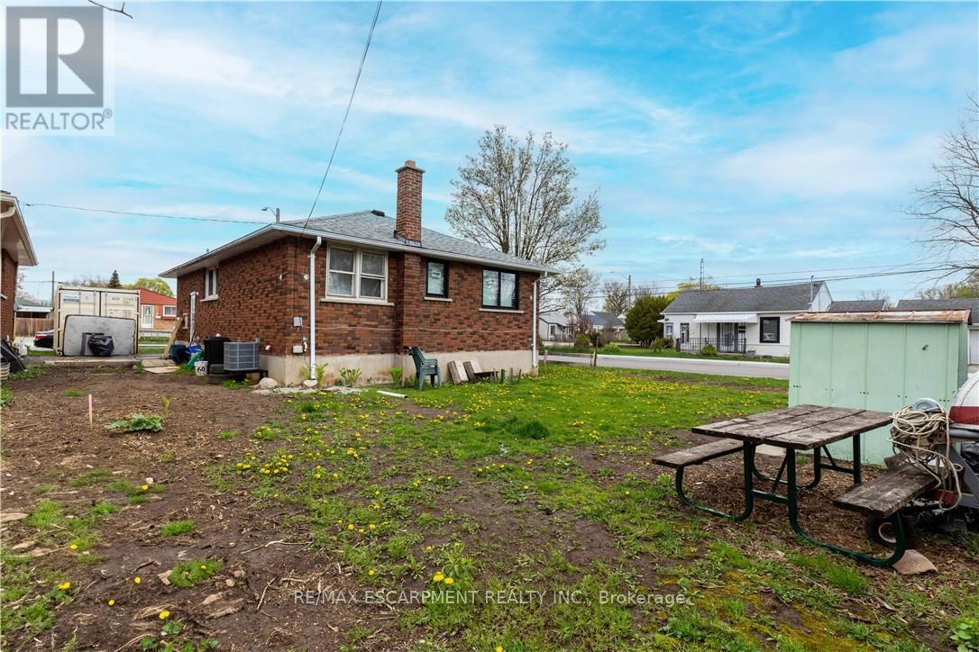 94 Seventh Avenue, Brantford, Ontario  N3S 1B8 - Photo 47 - X12139618