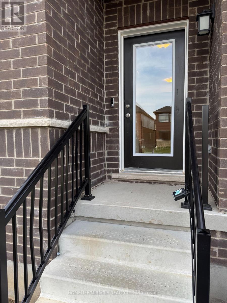 Property at 24 SASS CRESCENT image 4