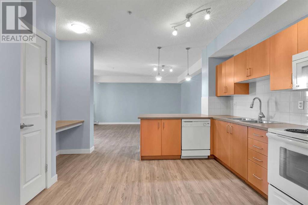 115, 156 Country Village Circle Ne, Calgary, Alberta  T3K 0E5 - Photo 3 - A2215760