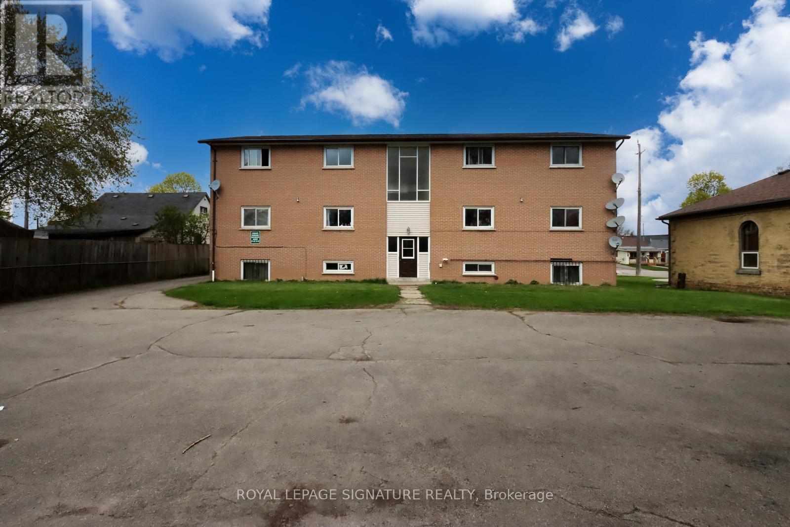 276 Grand River Avenue, Brantford, Ontario  N3T 4Y4 - Photo 8 - X12139677