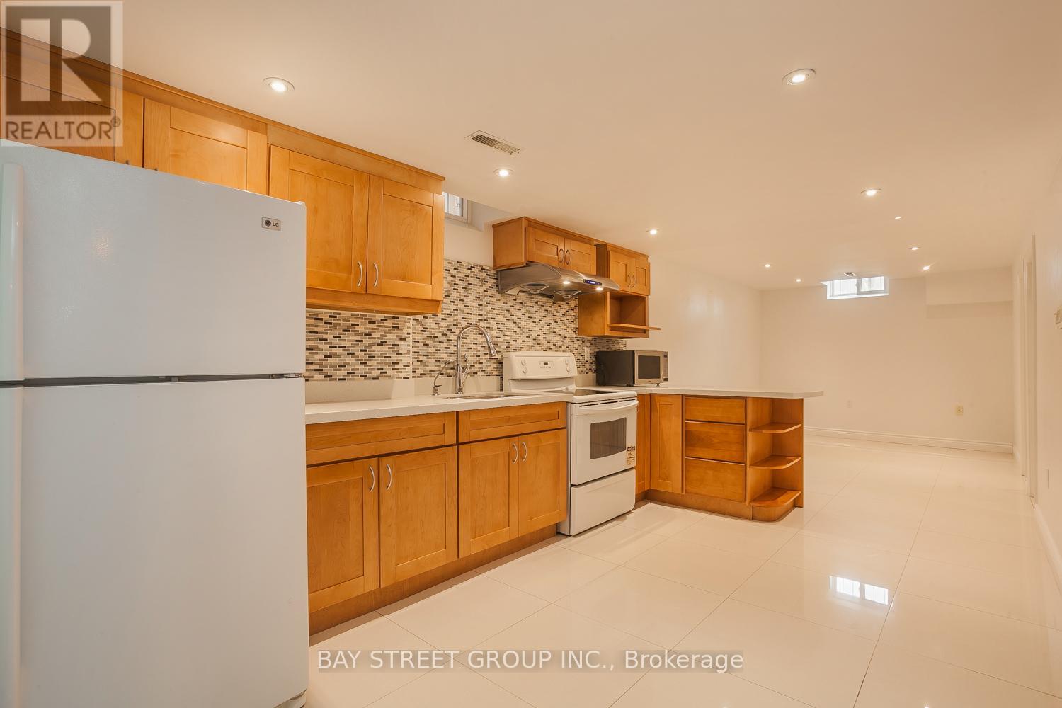 3 Upton Crescent, Markham, Ontario  L3R 3T3 - Photo 24 - N12139529