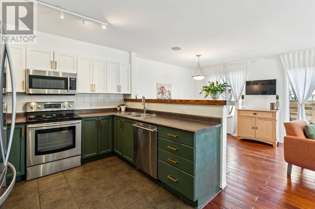 165 Eversyde Common Sw, Calgary, Alberta  T2Y 4Z5 - Photo 5 - A2219313