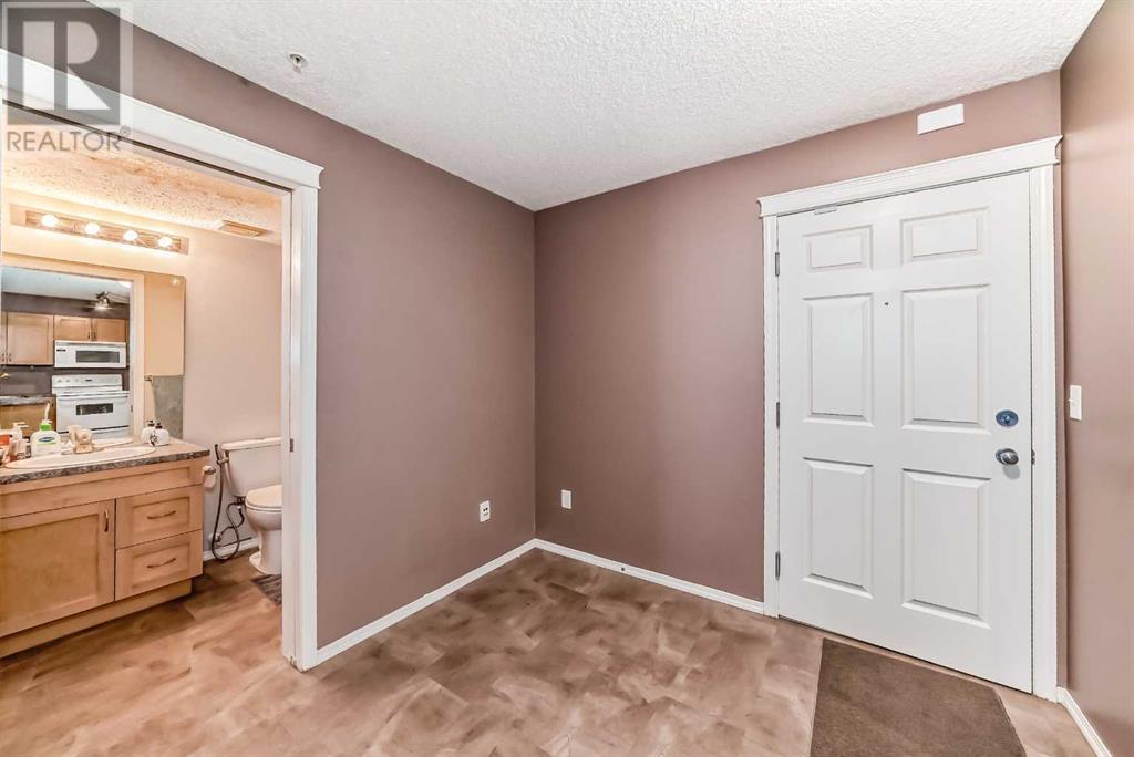Property at 9119, 70 Panamount Drive NW image 4