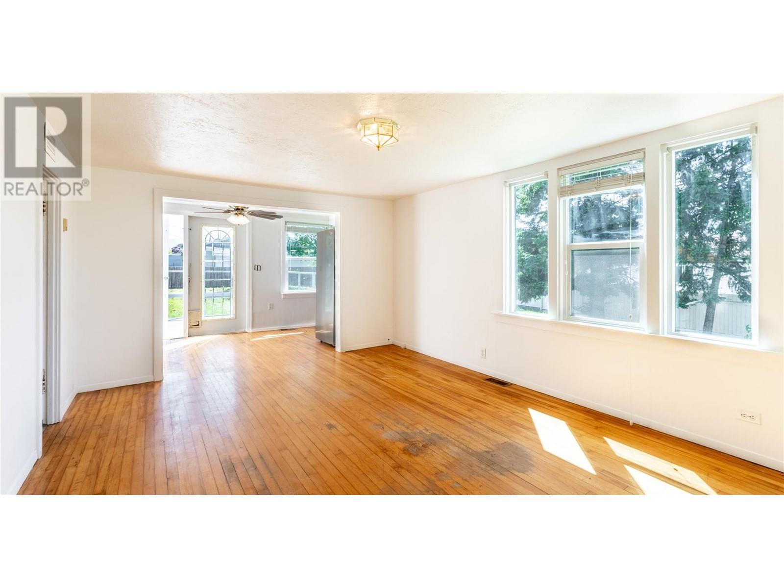1807 Cedar Street, Creston, British Columbia  V0B 1G5 - Photo 7 - 10347218