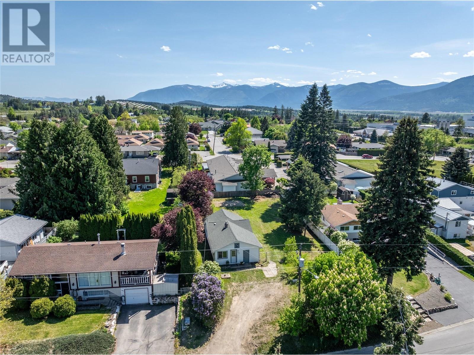 1807 Cedar Street, Creston, British Columbia  V0B 1G5 - Photo 14 - 10347218