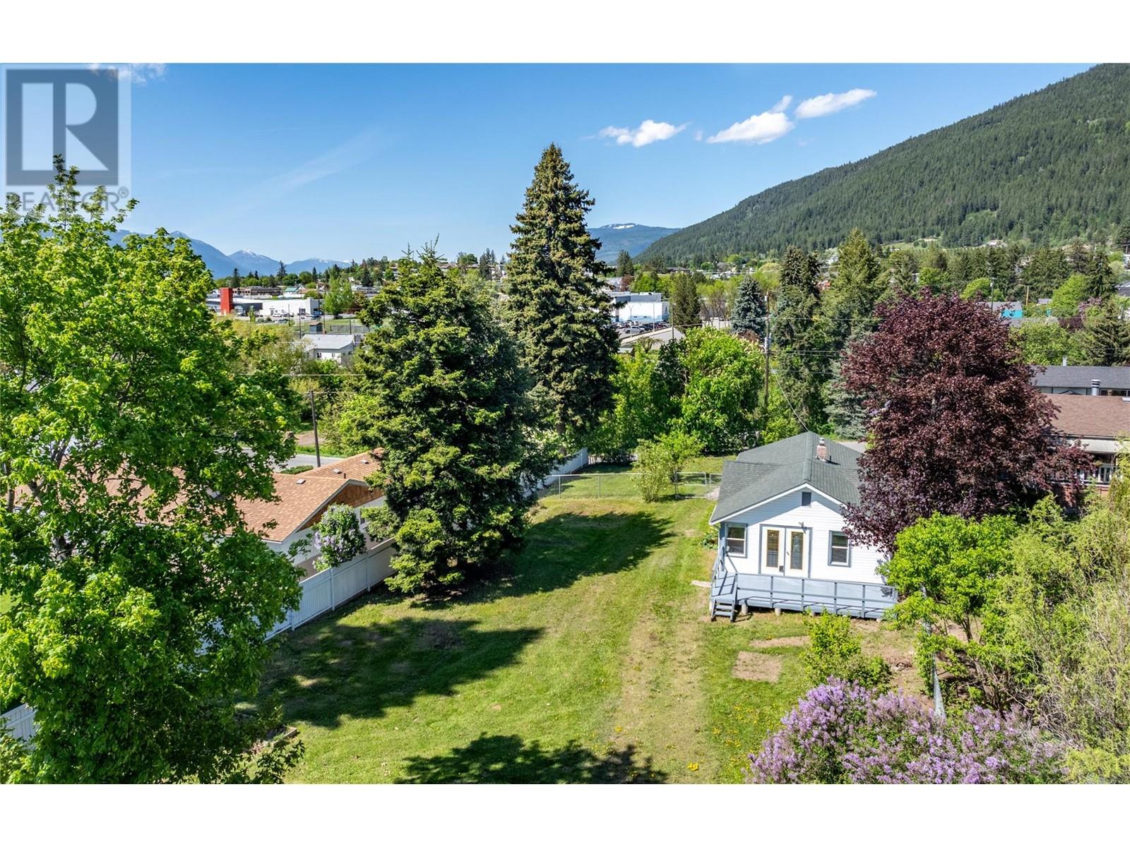 1807 Cedar Street, Creston, British Columbia  V0B 1G5 - Photo 24 - 10347218