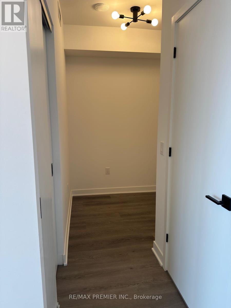 2002 - 36 Zorra Street, Toronto, Ontario  M8Z 0G5 - Photo 10 - W12132090