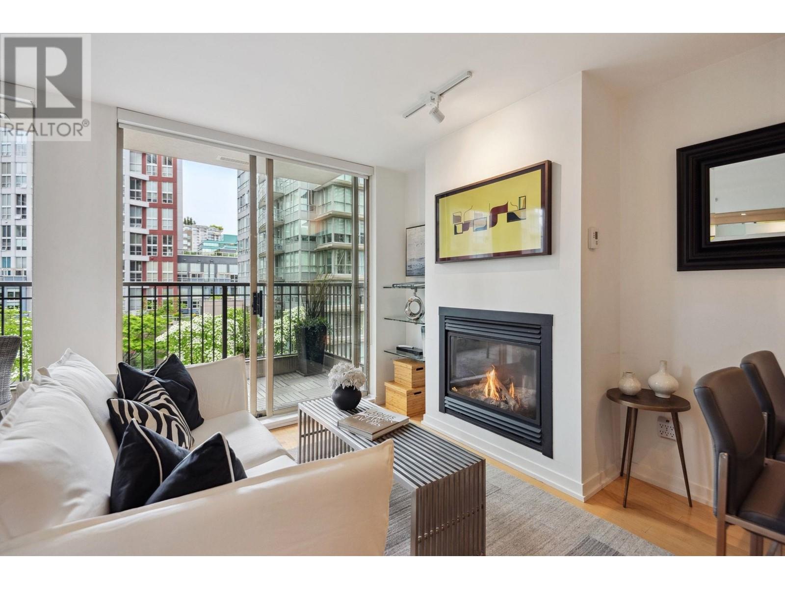 703 969 Richards Street, Vancouver, British Columbia  V6B 1A8 - Photo 3 - R3000638