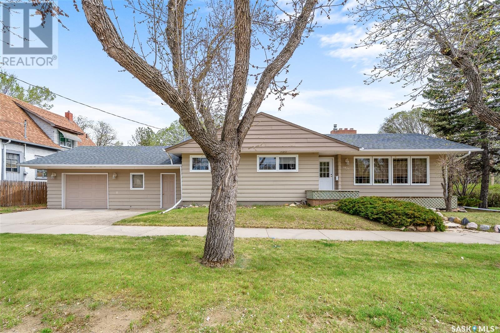 Property at 1011 3rd AVENUE NE image 1
