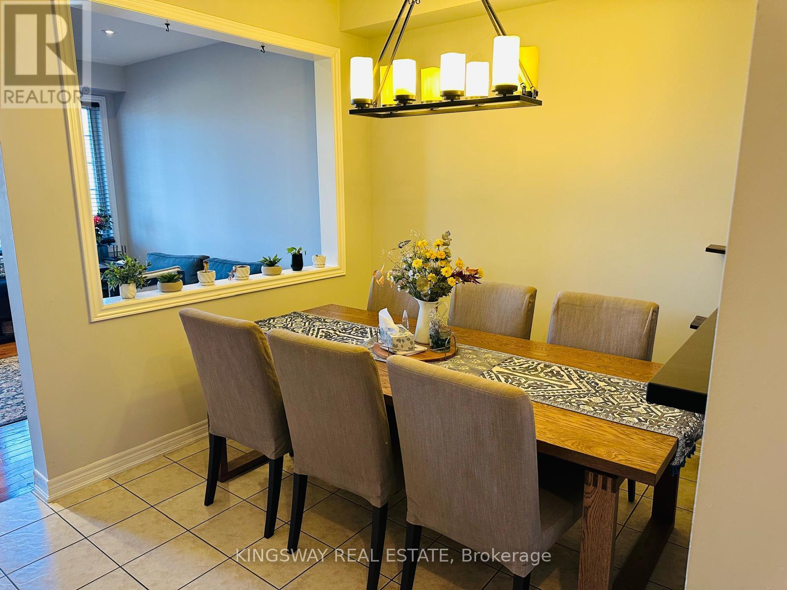 21 - 1015 Galesway Boulevard, Mississauga, Ontario  L5V 0A8 - Photo 8 - W12139689