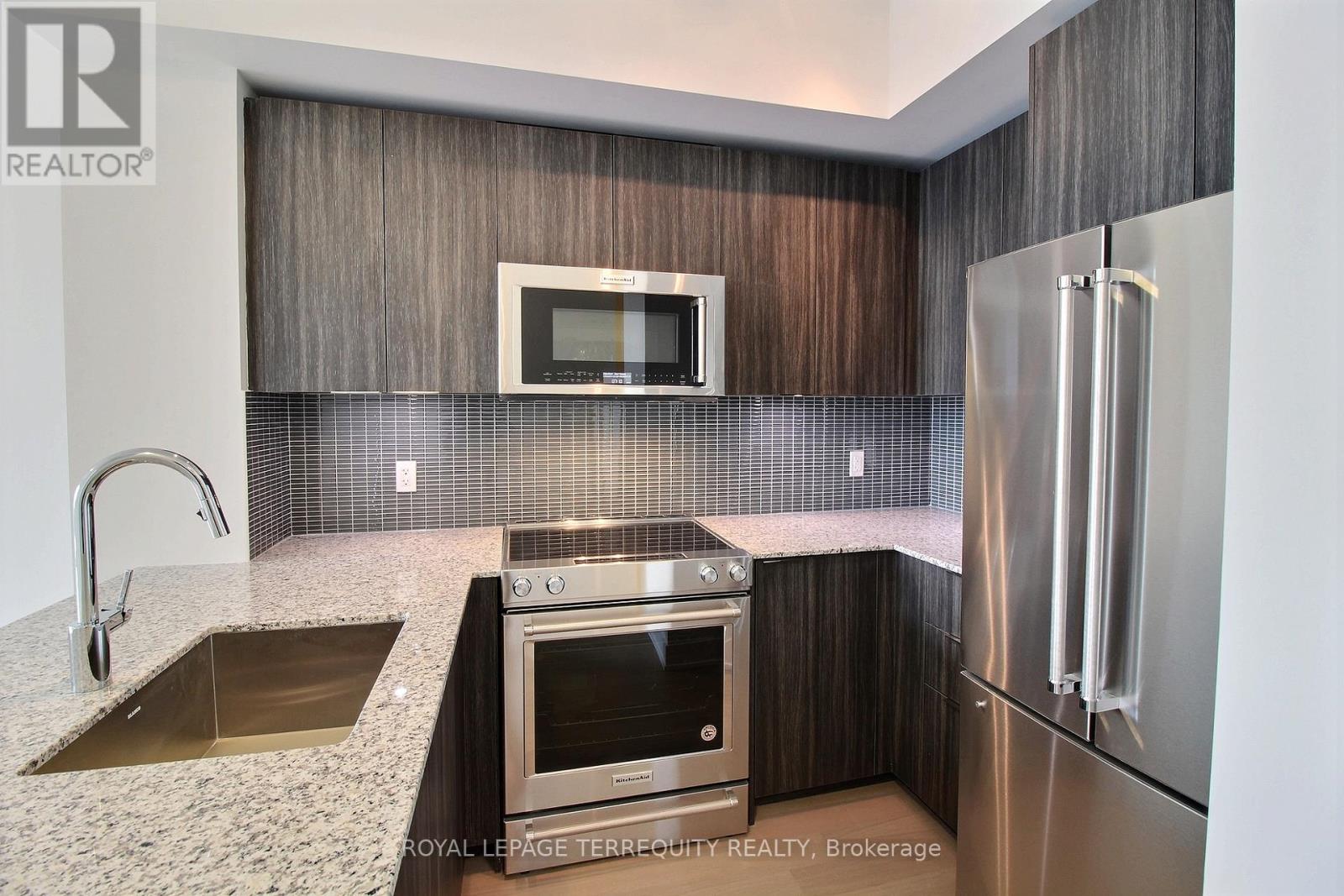 520 - 30 Shore Breeze Drive, Toronto (Mimico), Ontario  M8V 0J1 - Photo 3 - W12139692