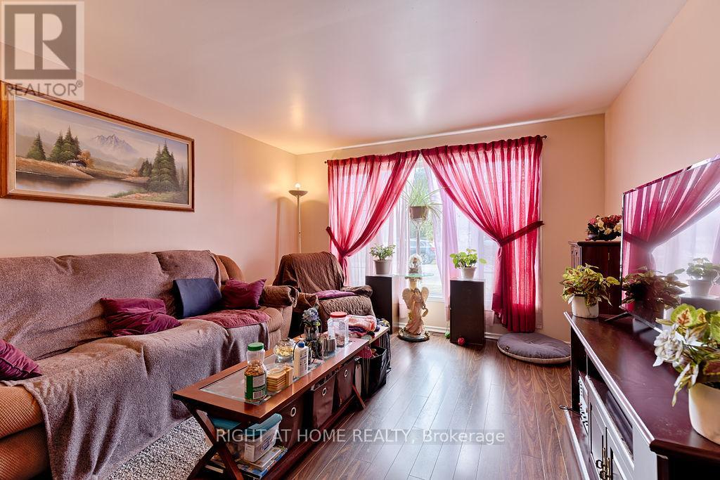72 Kelly Street, Madawaska Valley, Ontario  K0J 1B0 - Photo 16 - X12109853