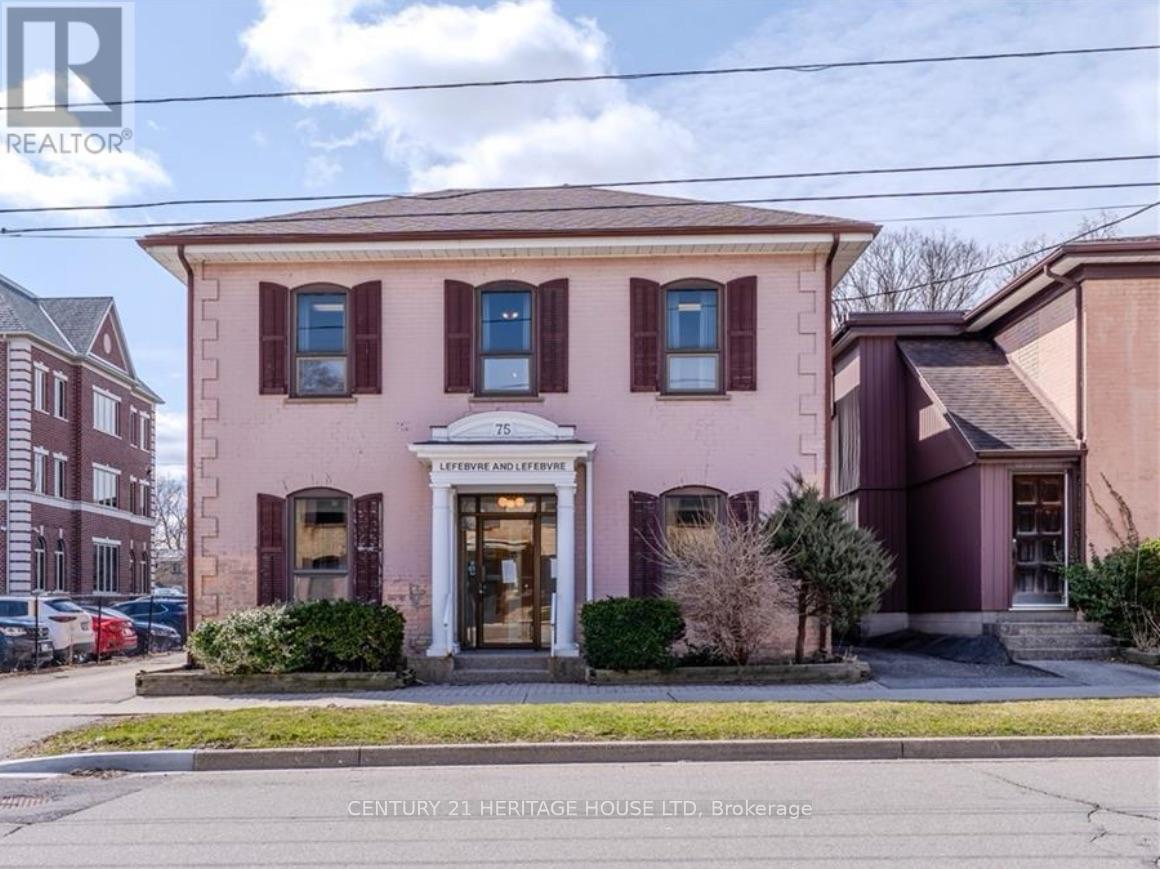 75 Chatham Street, Brant (Brantford Twp), Ontario  N3T 2P2 - Photo 1 - X12139706