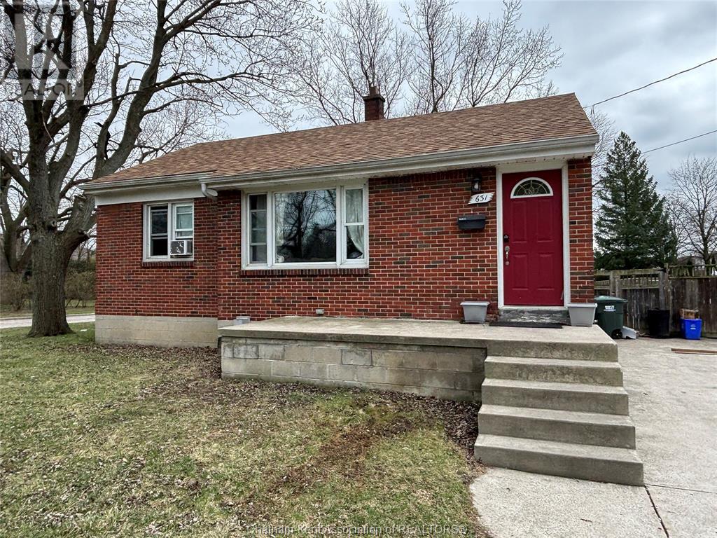 631 WALLACE AVENUE, windsor, Ontario