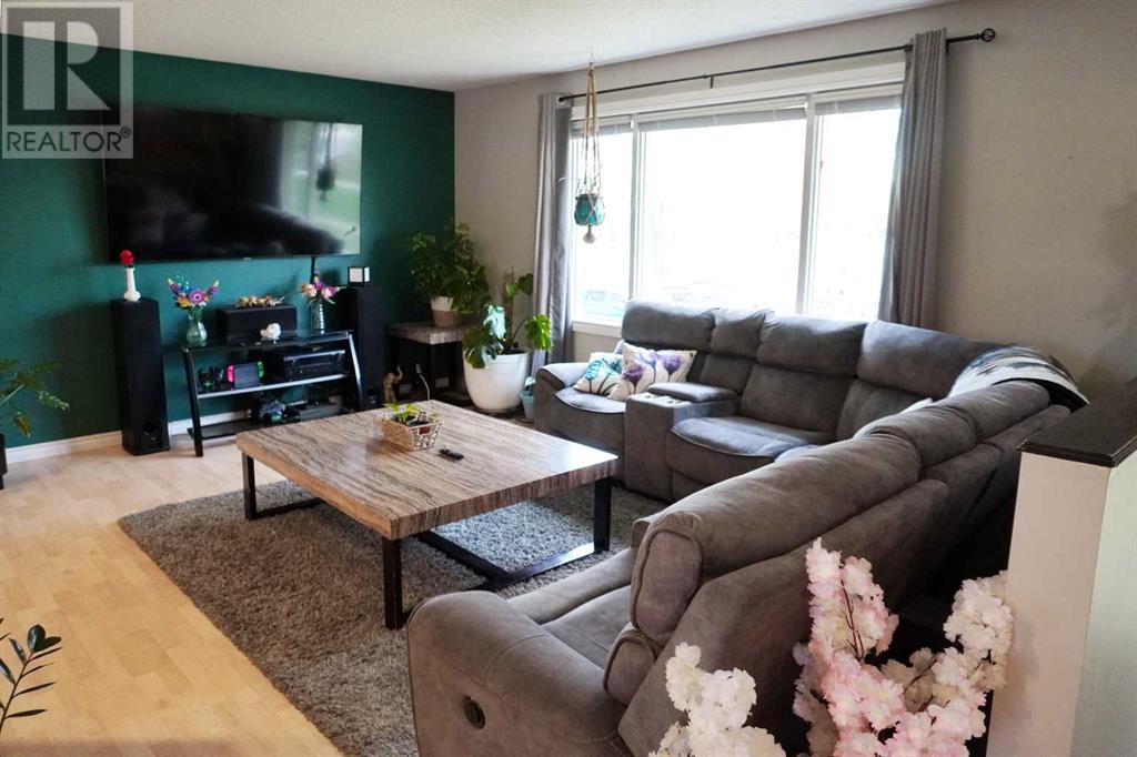 57 Nagel Avenue, Red Deer, Alberta  T4P 1N7 - Photo 3 - A2219552