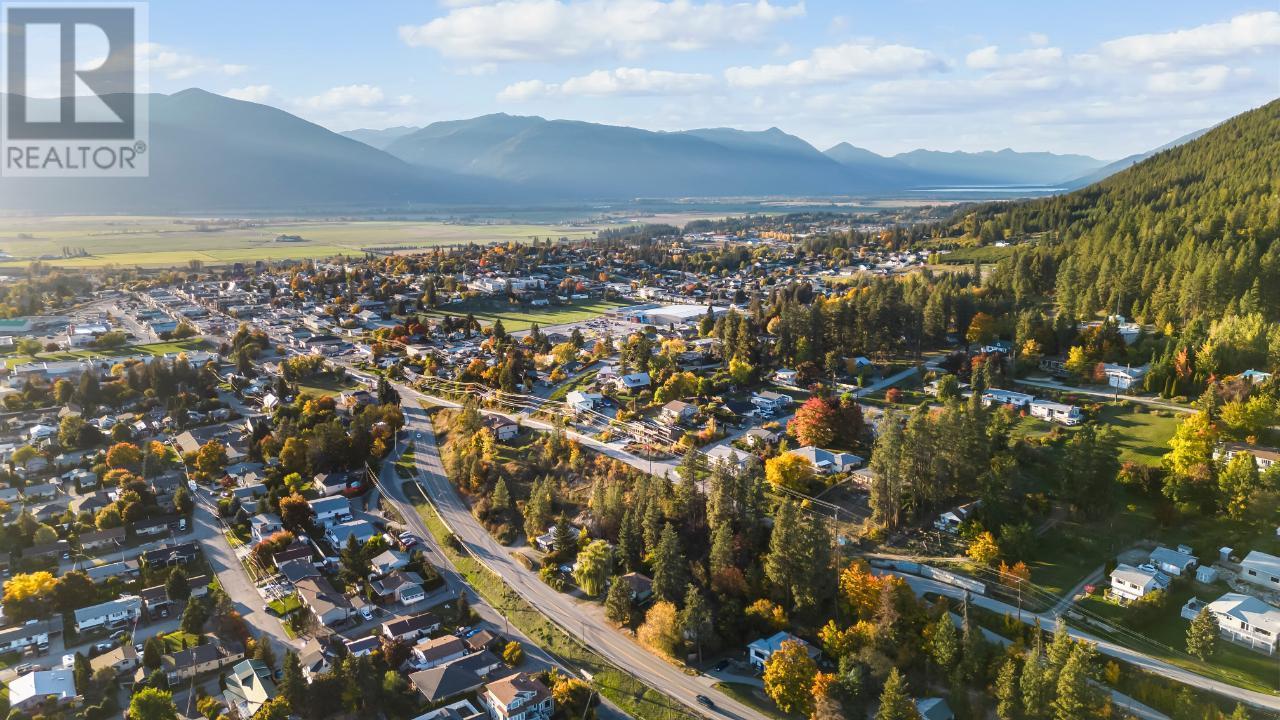 2424 Crawford Street, Creston, British Columbia  V0B 1G5 - Photo 90 - 10347316