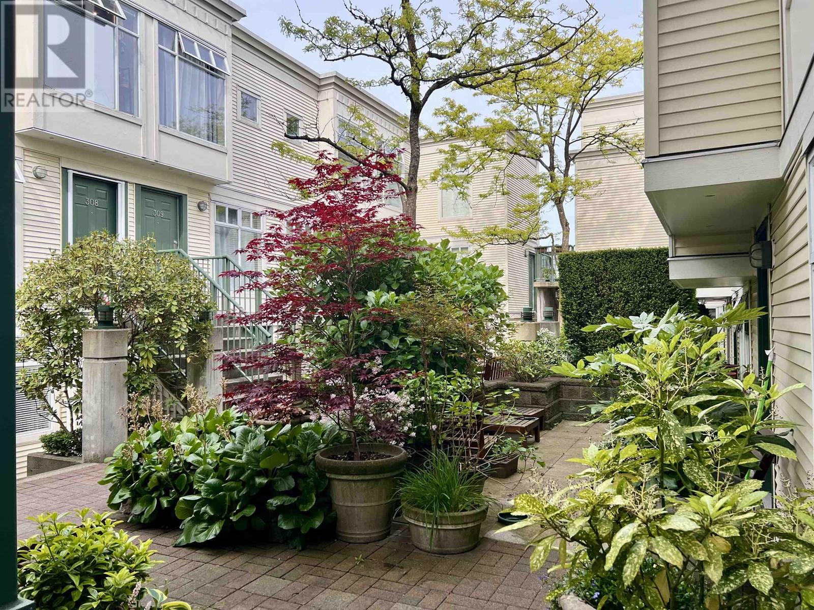 Property at 311 3727 W 10TH AVENUE image 1
