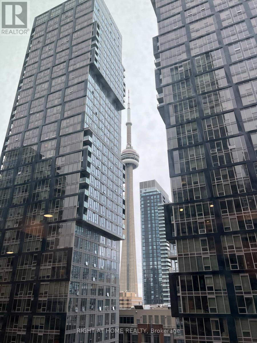 1703 - 327 King Street W, Toronto, Ontario  M5V 0W7 - Photo 14 - C12139750