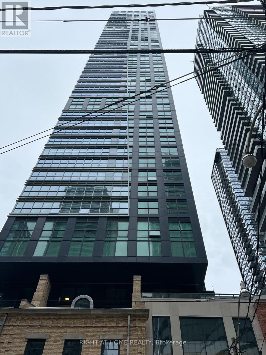 1703 - 327 King Street W, Toronto, Ontario  M5V 0W7 - Photo 2 - C12139750