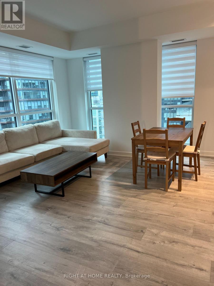 1703 - 327 King Street W, Toronto, Ontario  M5V 0W7 - Photo 8 - C12139750