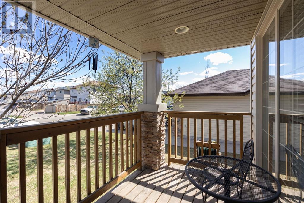 Property at 549 Walnut Crescent image 2