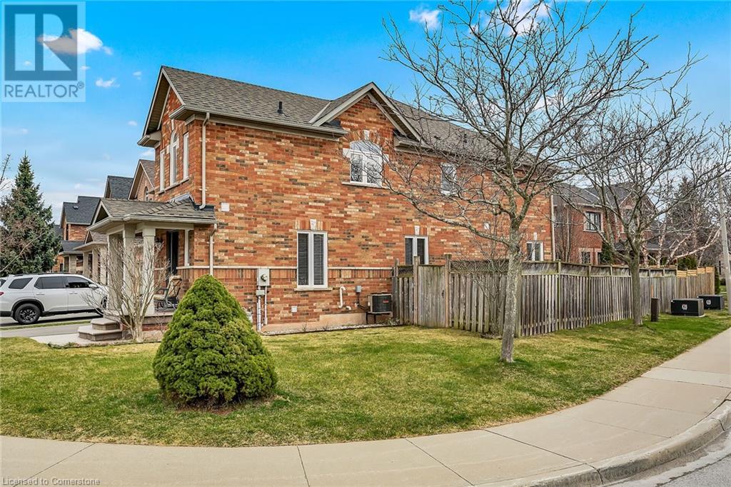 Property at 2109 NEWELL Crescent image 3