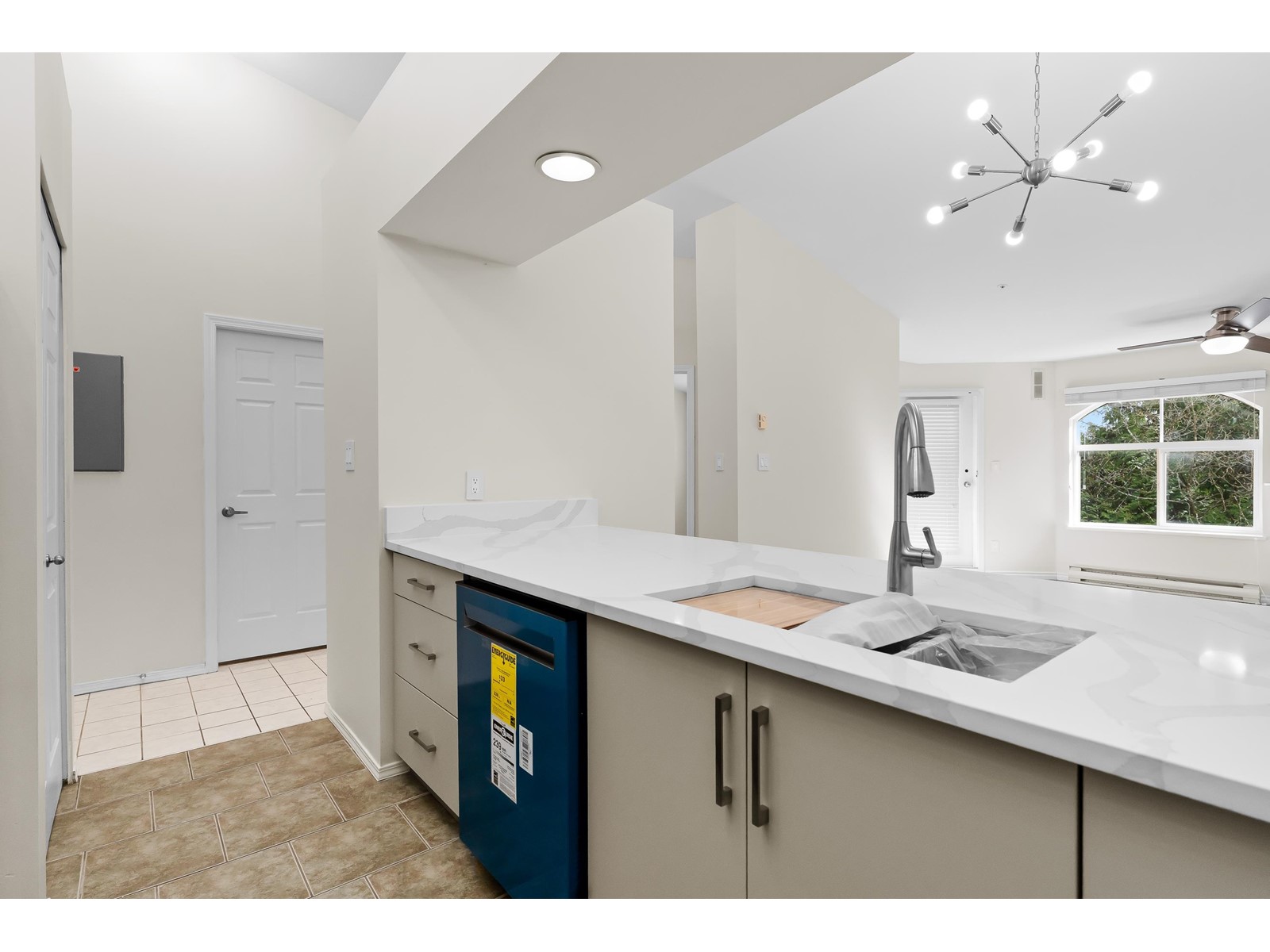 307 12739 72 Avenue, Surrey, British Columbia  V3W 2M7 - Photo 8 - R2996540