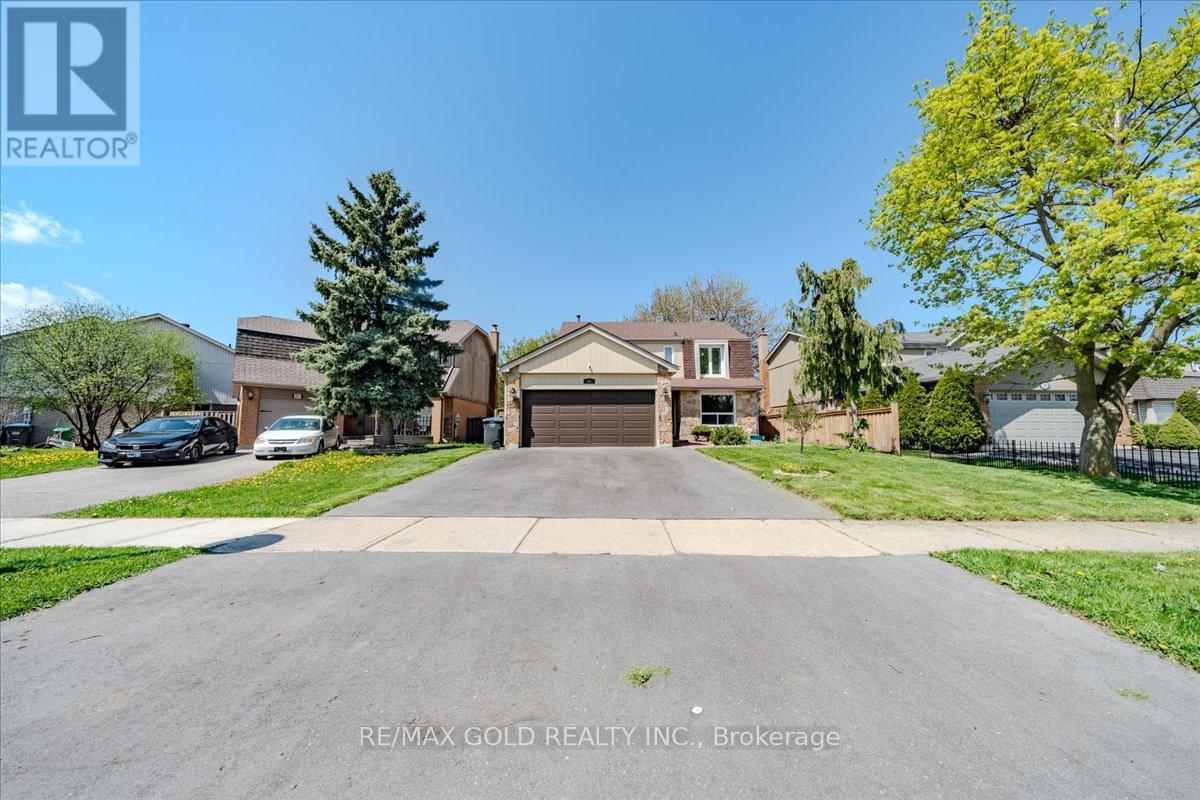 18 MARKHAM STREET, brampton (central park), Ontario